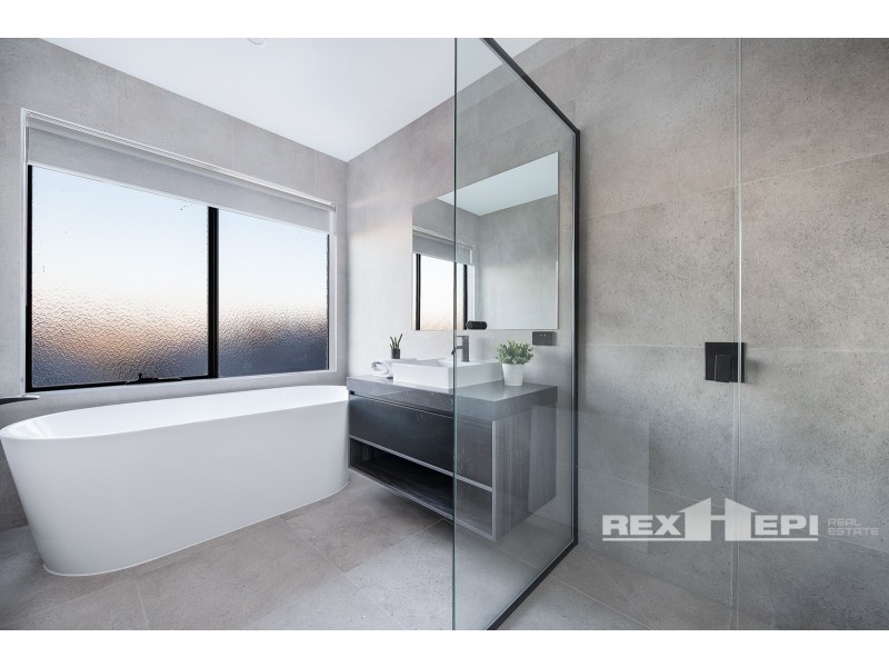 95 Castillo Avenue, Clyde North VIC 3978