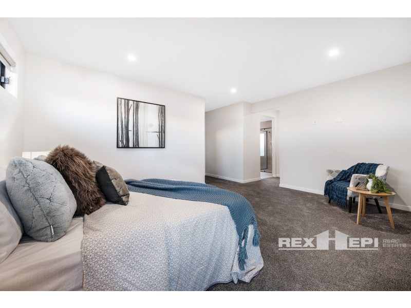 95 Castillo Avenue, Clyde North VIC 3978