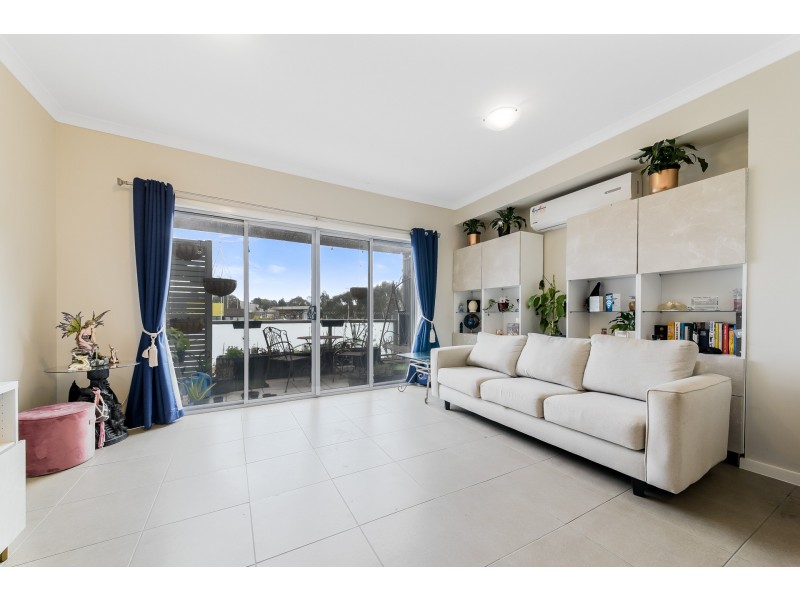 10 Rocket Lane, Cranbourne North VIC 3977