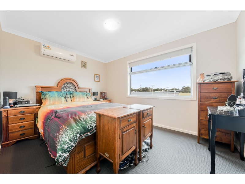 10 Rocket Lane, Cranbourne North VIC 3977