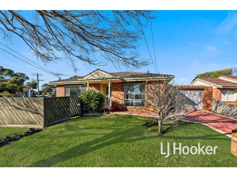 1/4 Edinborough Street, Hallam VIC 3803
