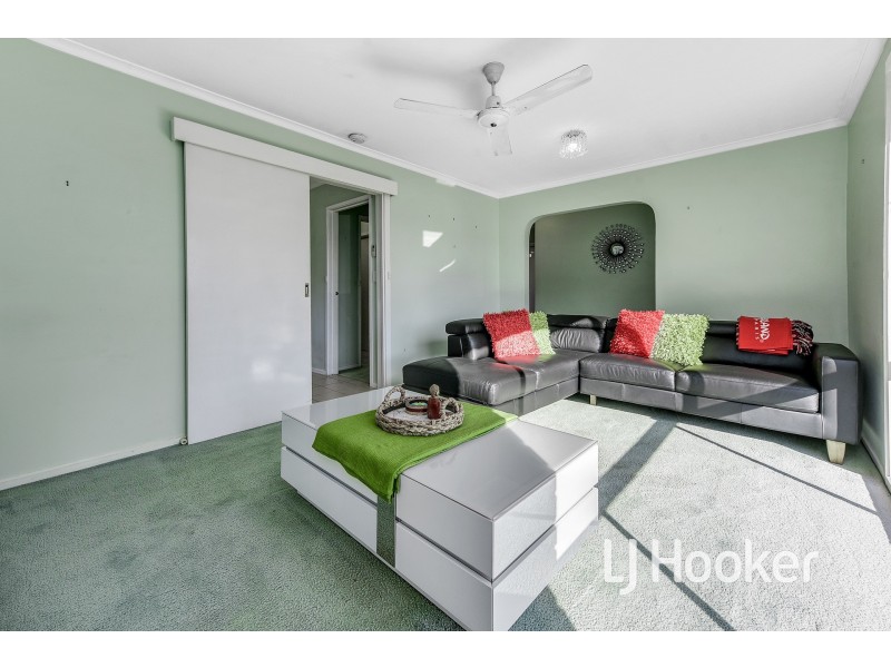 1/4 Edinborough Street, Hallam VIC 3803