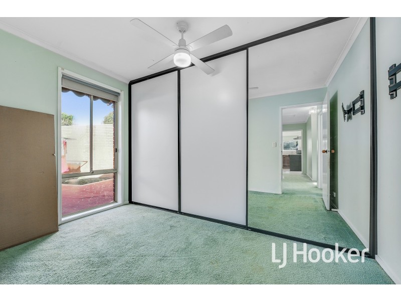 1/4 Edinborough Street, Hallam VIC 3803