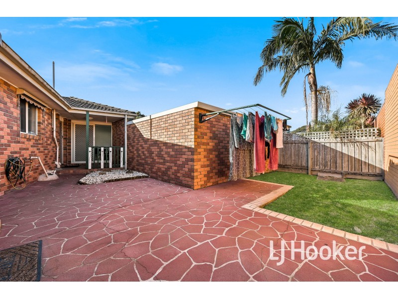 1/4 Edinborough Street, Hallam VIC 3803