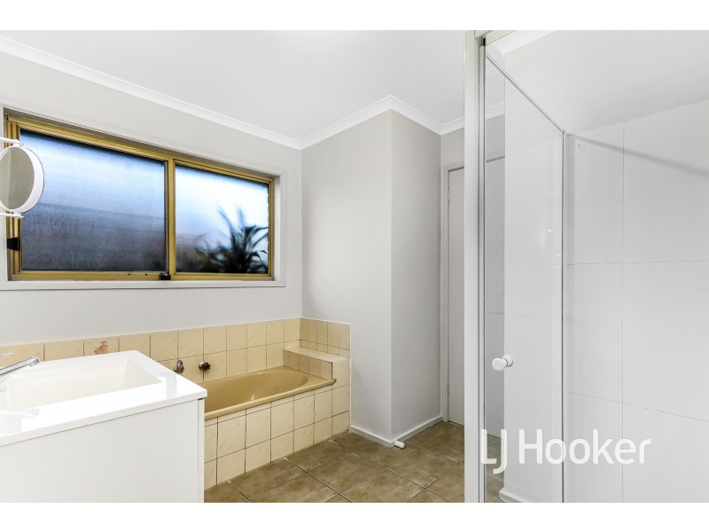 2/8 Hayes Road, Hampton Park VIC 3976
