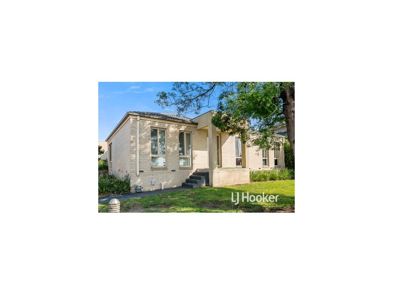 12/284 Pound Road, Hampton Park VIC 3976