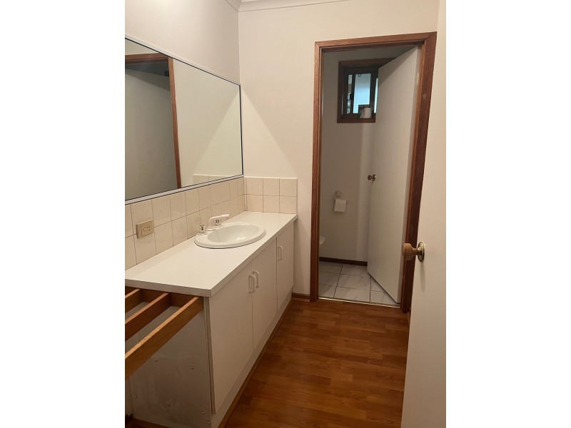 23 Escott Grove, Berwick VIC 3806