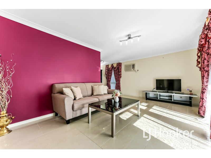 8 Ivan Crescent, Hampton Park VIC 3976