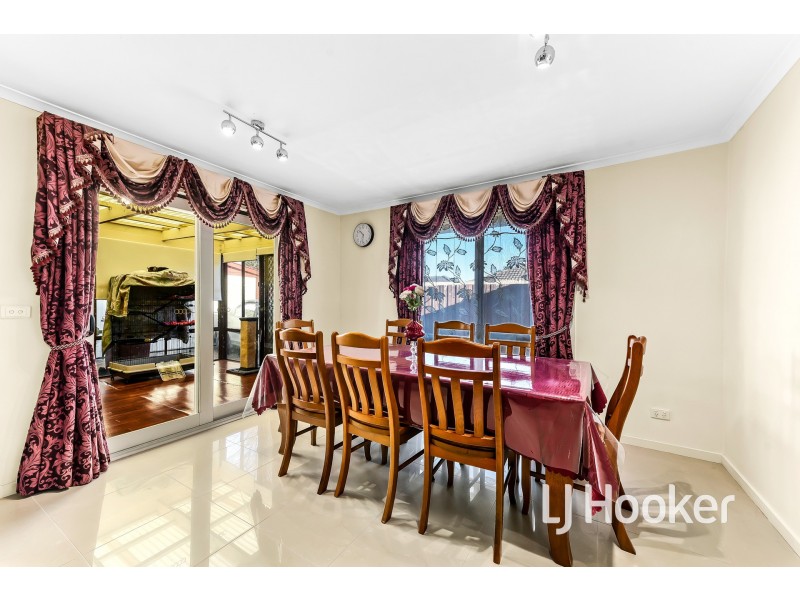 8 Ivan Crescent, Hampton Park VIC 3976