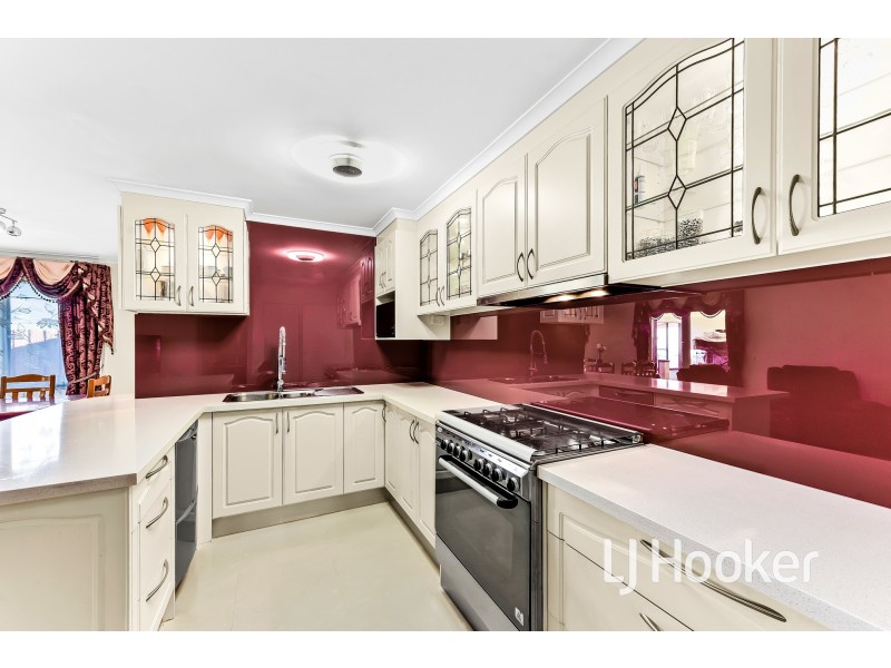 8 Ivan Crescent, Hampton Park VIC 3976