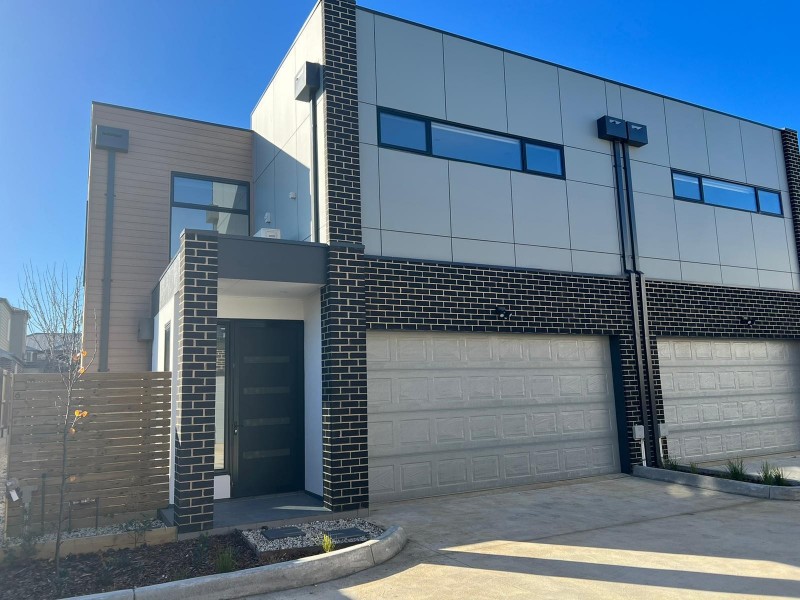 6/11 Young Street, Hallam VIC 3803