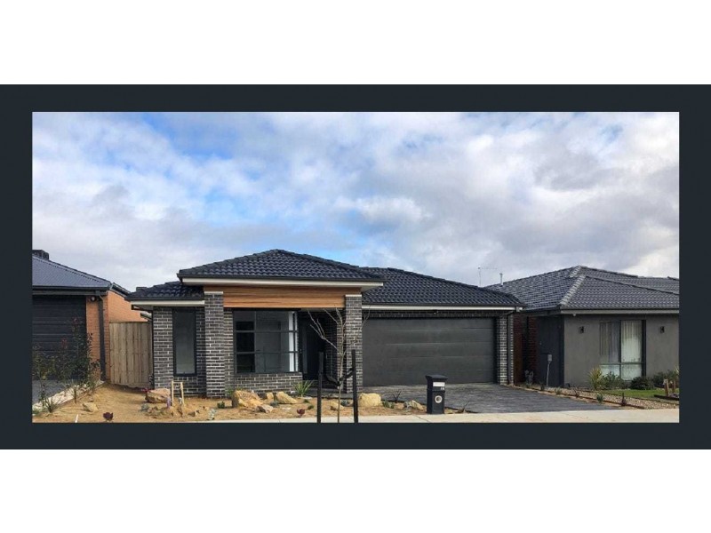 22 Rathberry Circuit, Clyde North VIC 3978