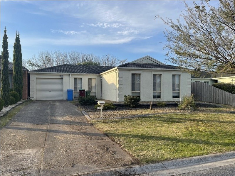 3 Woodside Close, Hampton Park VIC 3976