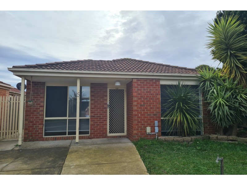 5 Sharyn Street, Cranbourne West VIC 3977