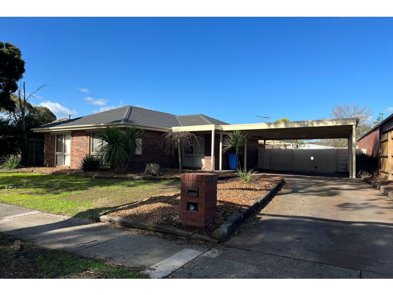 99 Endeavour Drive, Cranbourne North VIC 3977