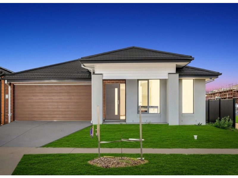 9 Redjim Way, Clyde VIC 3978