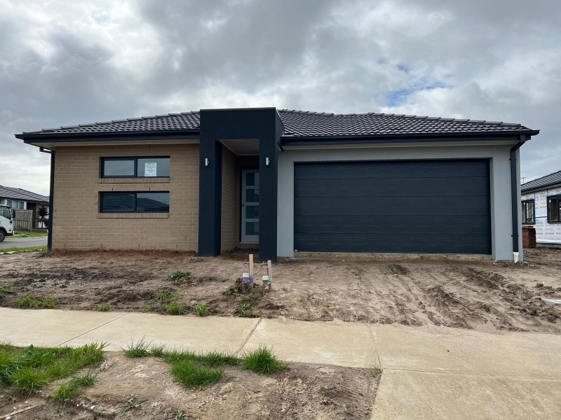 28 Cheddington Road, Cranbourne East VIC 3977