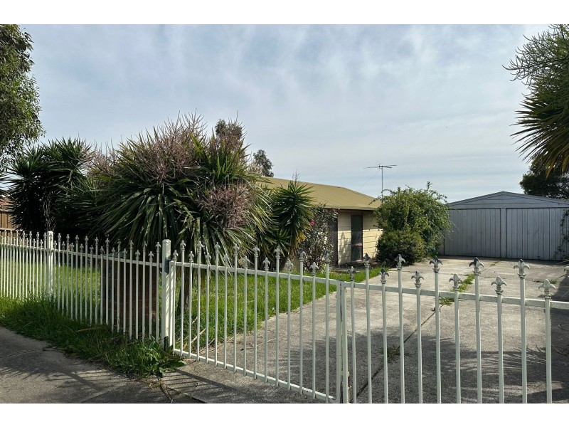 55 Willow Drive, Hampton Park VIC 3976
