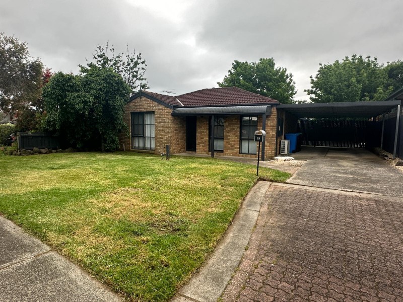 19 Hillview Rise, Hampton Park VIC 3976