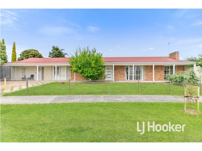2 Springfield Drive, Narre Warren VIC 3805