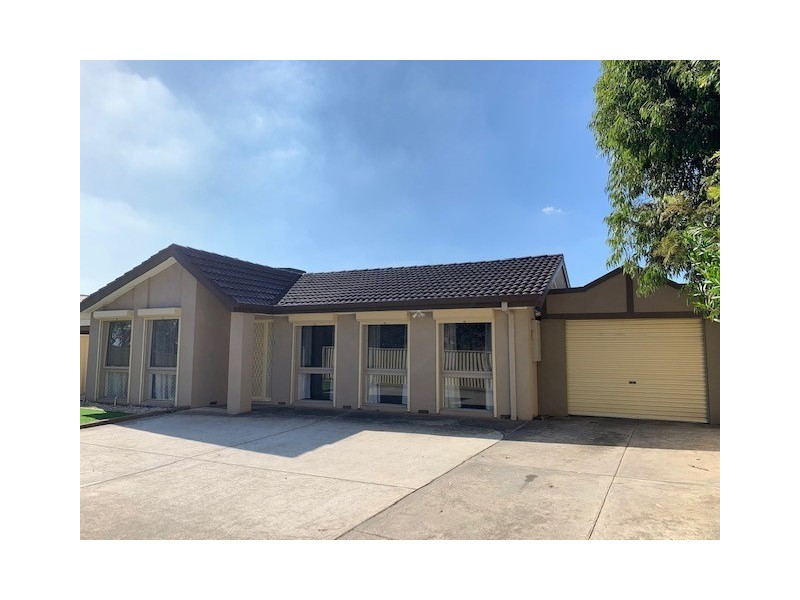 61 Pound Road, Hampton Park VIC 3976