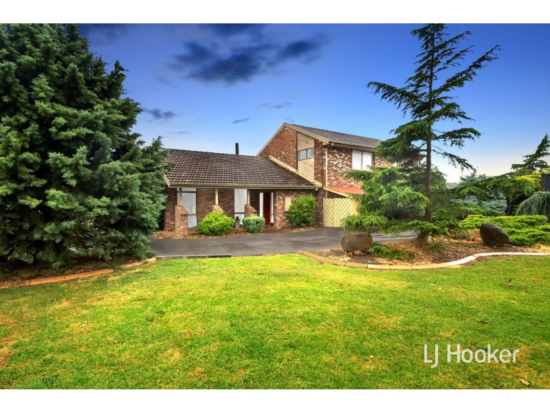 64-66 Kennington Park Drive, Endeavour Hills VIC 3802