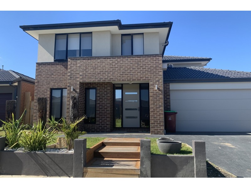 7 Atrium Street, Clyde North VIC 3978