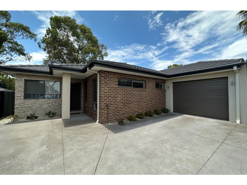 2/125 Fordholm Road, Hampton Park VIC 3976