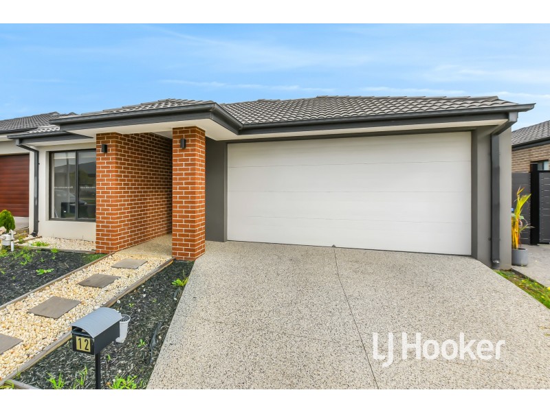 12 Curzon Street, Clyde North VIC 3978