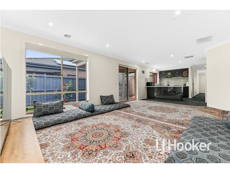 13 Arubi Avenue, Clyde North VIC 3978