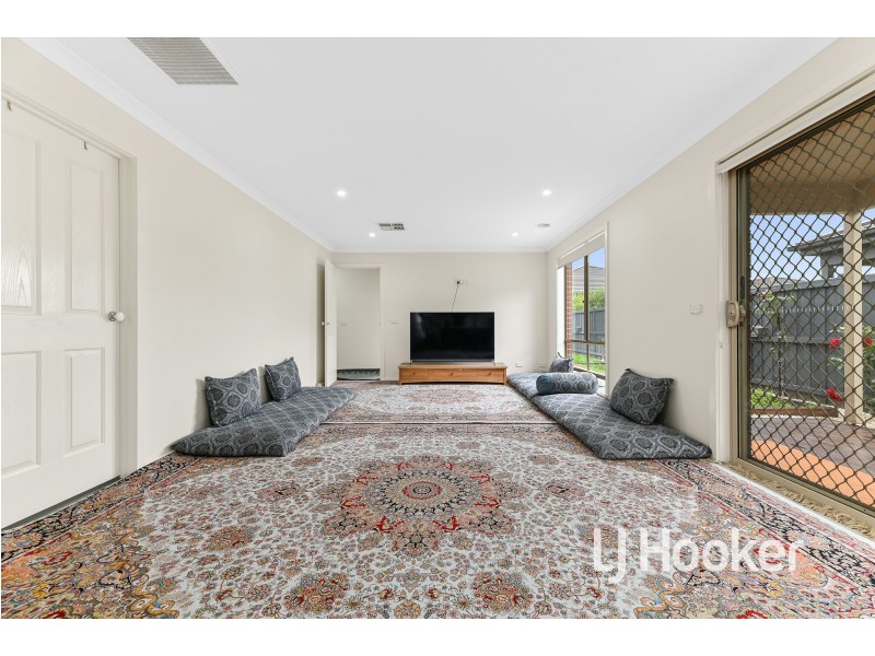 13 Arubi Avenue, Clyde North VIC 3978