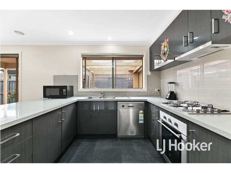 13 Arubi Avenue, Clyde North VIC 3978