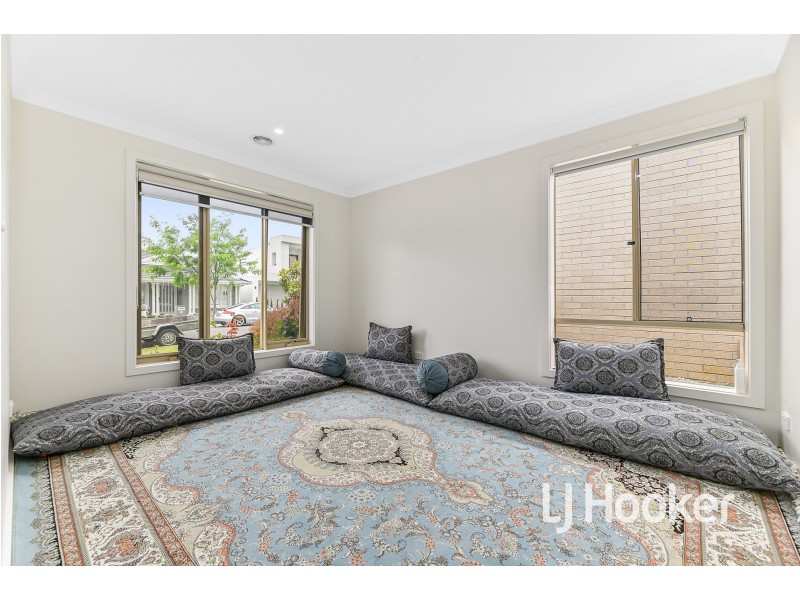 13 Arubi Avenue, Clyde North VIC 3978