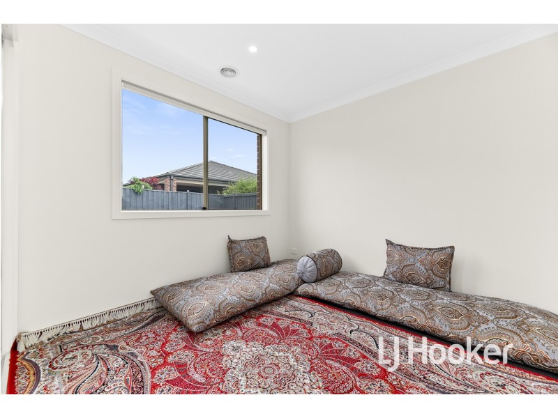 13 Arubi Avenue, Clyde North VIC 3978