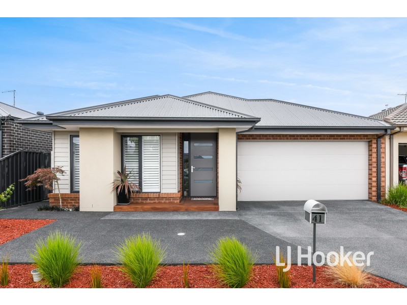 41 Brittle Gum Road, Cranbourne East VIC 3977
