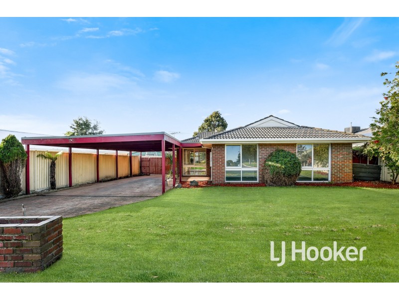 22 Horsfield Street, Cranbourne North VIC 3977