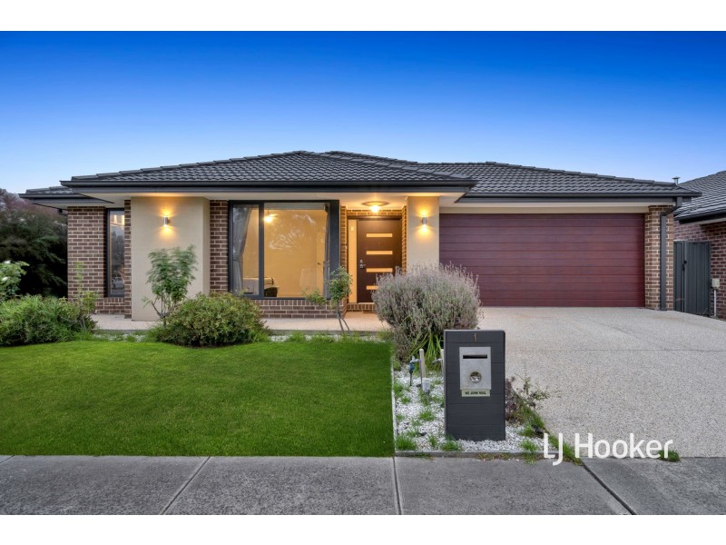 1 Zeus Avenue, Cranbourne West VIC 3977