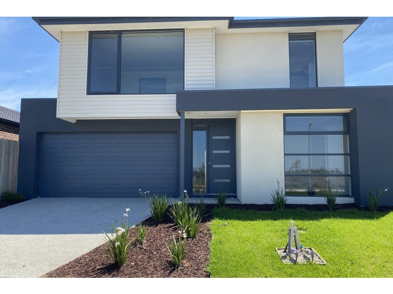 11 Camaro Drive, Cranbourne East VIC 3977