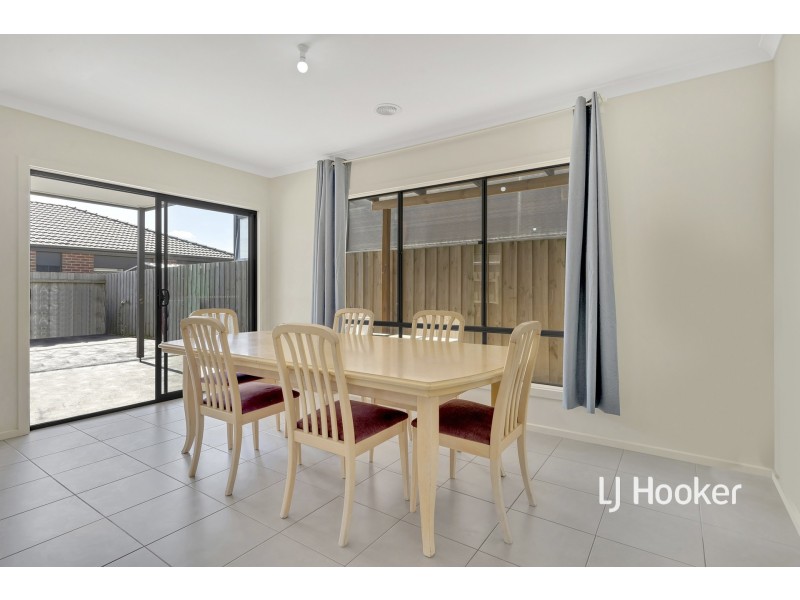 4 Aayana Street, Cranbourne East VIC 3977