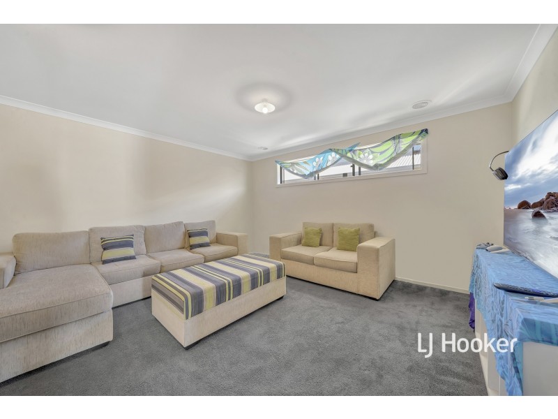 4 Aayana Street, Cranbourne East VIC 3977