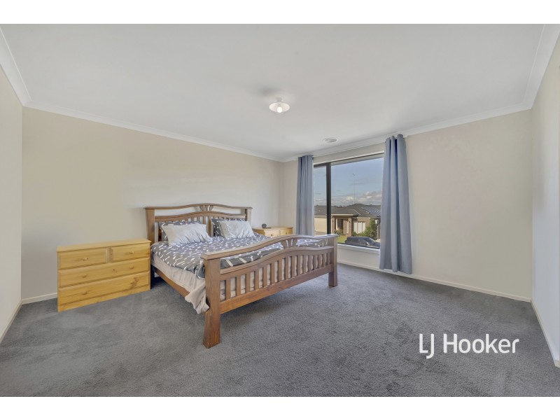 4 Aayana Street, Cranbourne East VIC 3977
