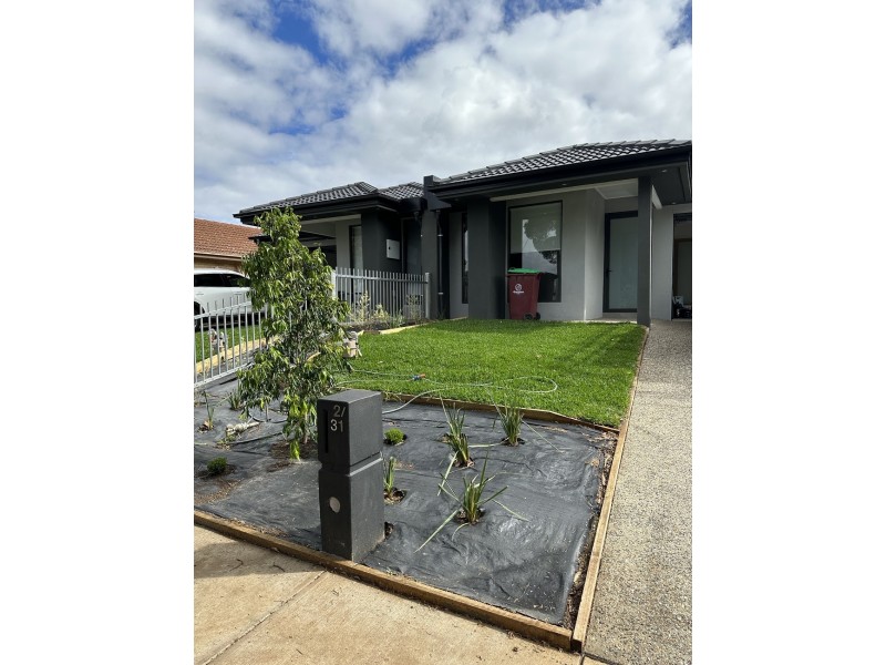 2/31 Wren Street, Hampton Park VIC 3976