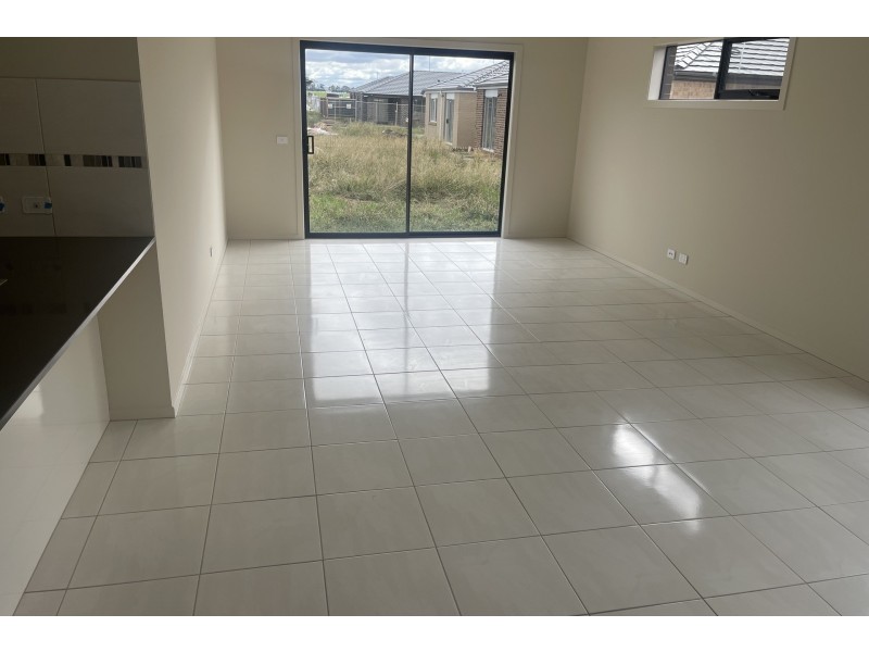 36 Viola Circuit, Clyde VIC 3978