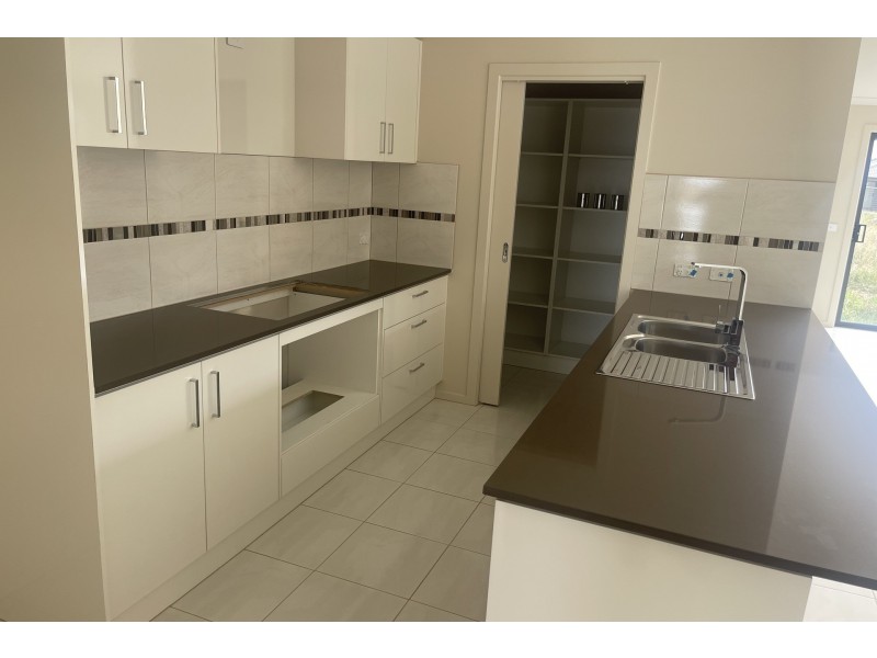 36 Viola Circuit, Clyde VIC 3978