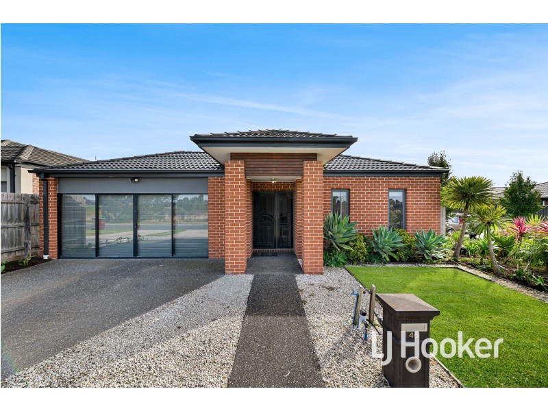 46 Ferrari Drive, Cranbourne East VIC 3977