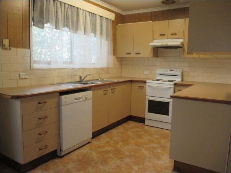 18 Mark Court, Hampton Park VIC 3976