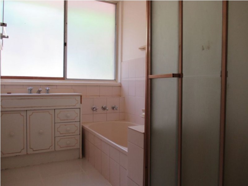 18 Mark Court, Hampton Park VIC 3976