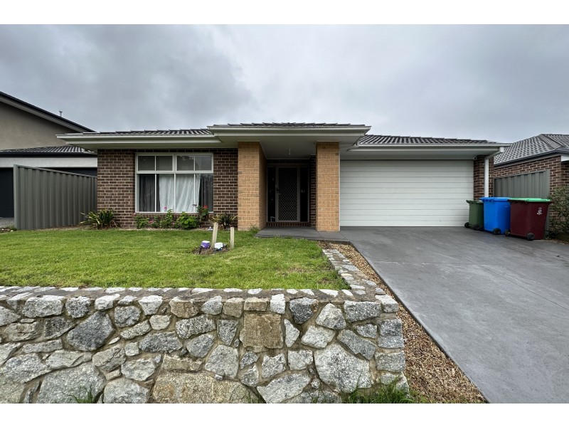 236 Casey Fields Boulevard, Cranbourne East VIC 3977