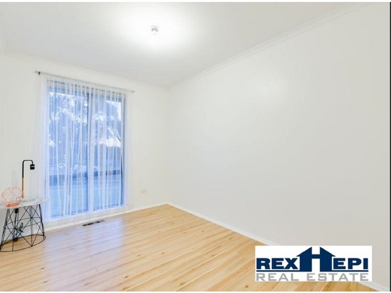 66 Oaktree Drive, Hampton Park VIC 3976