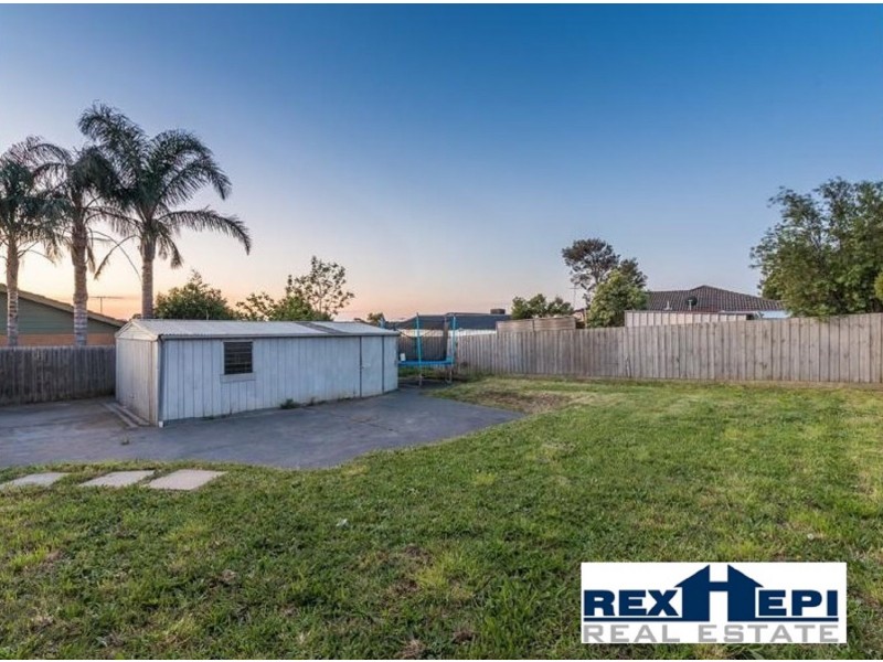 66 Oaktree Drive, Hampton Park VIC 3976